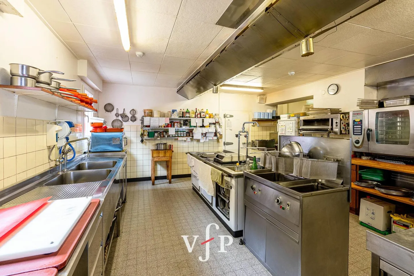 FAMILY HOTEL FOR SALE ON THE GRAND-SAINT-BERNARD ROAD - Photo 7 of 13