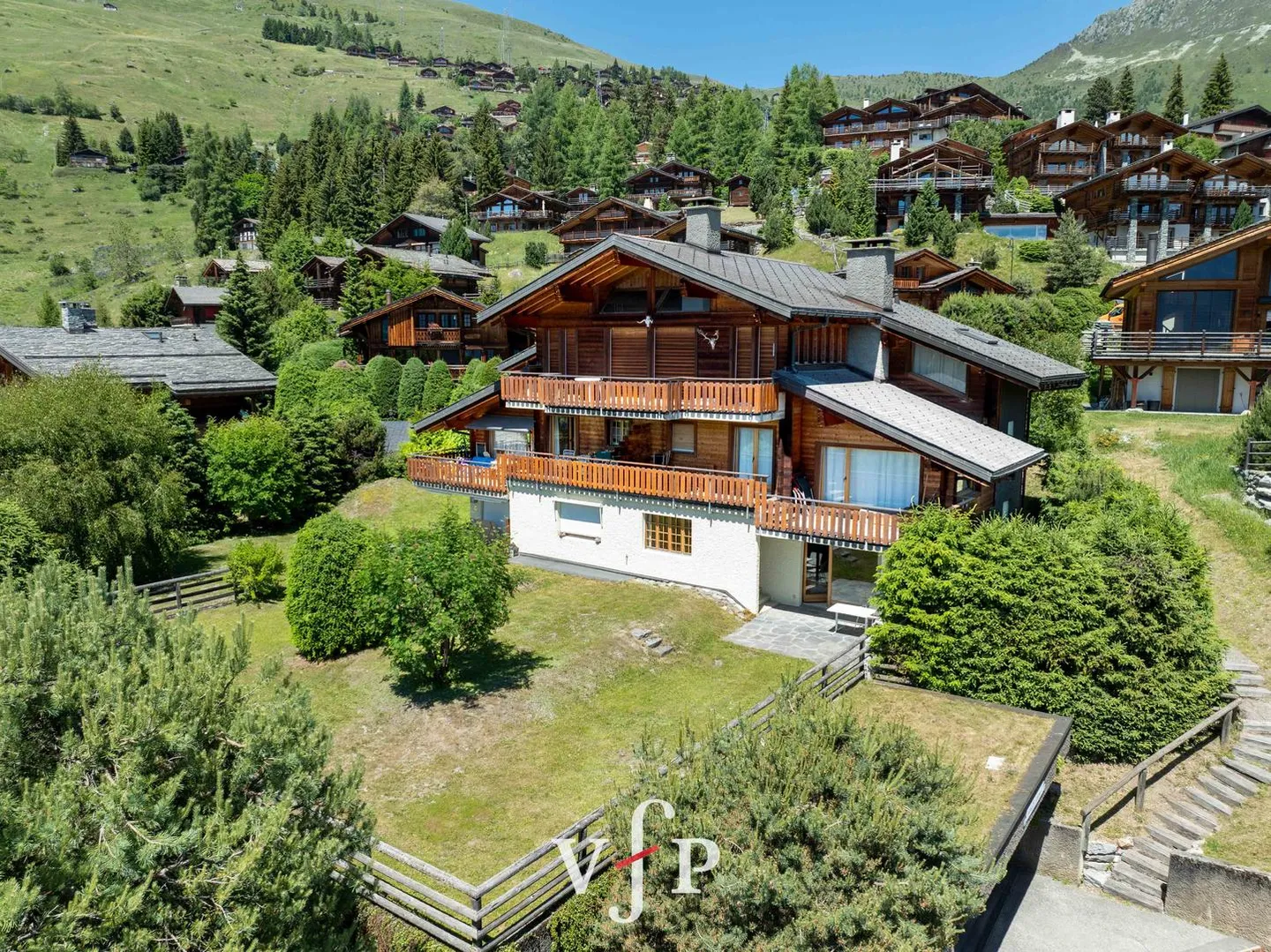 Wunderschöne 3,5-Zimmer-Wohnung mit Garten in Verbier, im Bereich Plan Pra - Foto 1 von 13