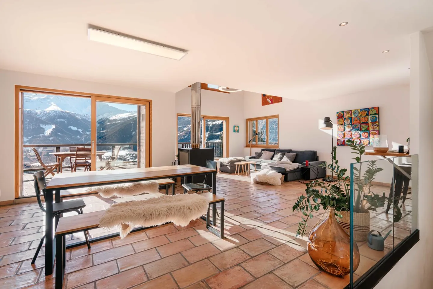 In Médières, superb 6-room chalet with 2-room apartment - Photo 3 of 13