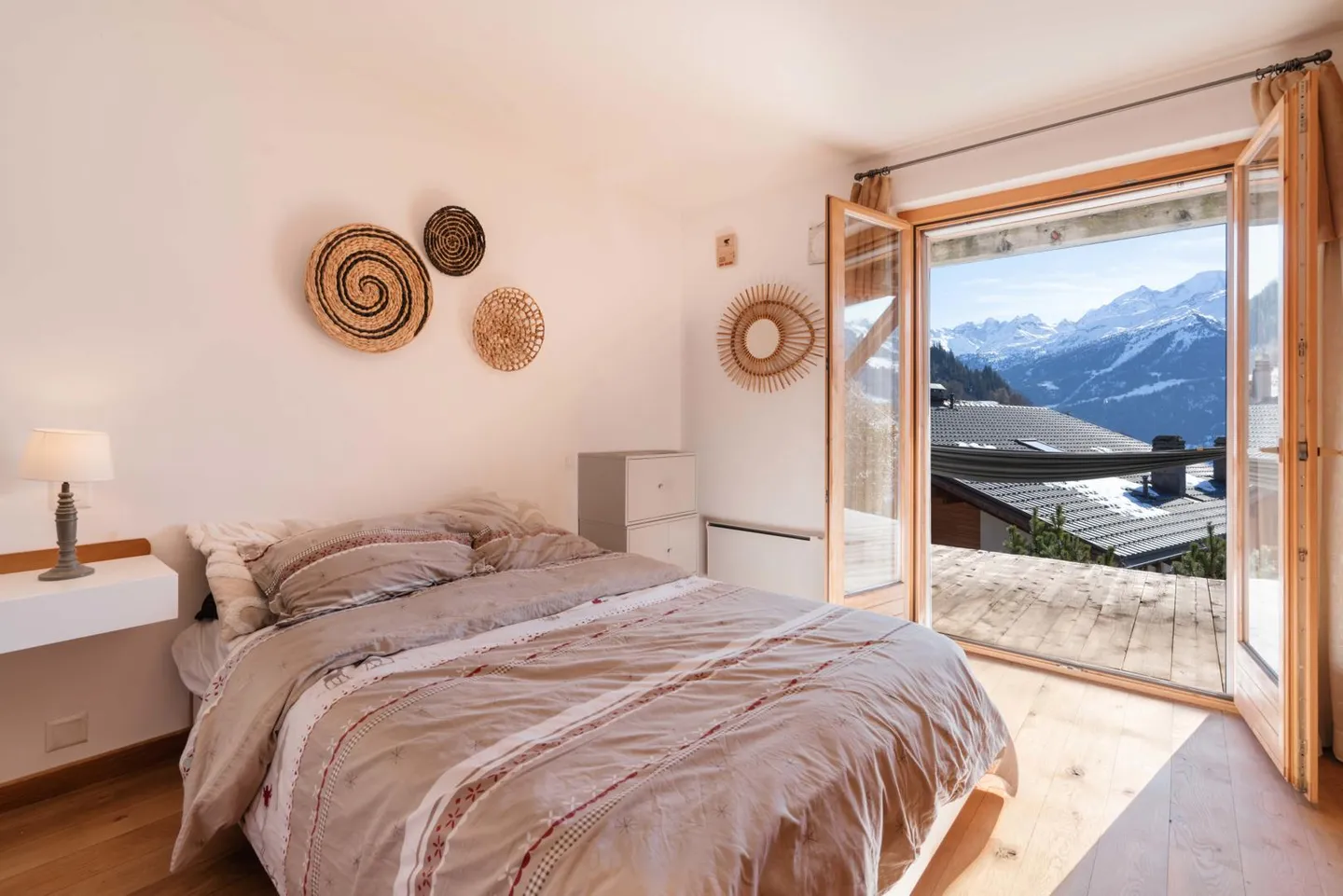 In Médières, superb 6-room chalet with 2-room apartment - Photo 9 of 13