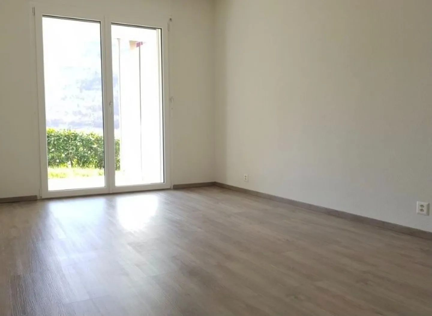 Schöne 2,5 Zimmer zur Miete mit großem Balkon in Bex - Foto 4 von 5