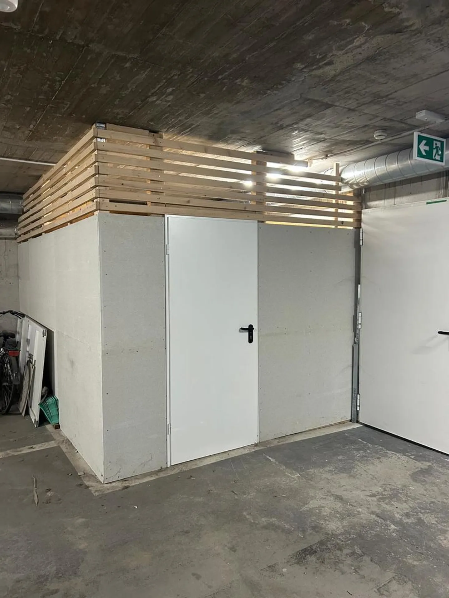 Box / Storage for rent - Centre de Bramois - Photo 3 of 3