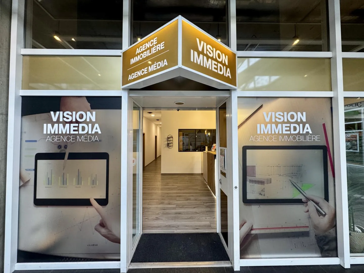 Local commercial PREMIUM au coeur de Sion - Visibilité maximale, opportunité rare ! - Photo 1 sur 13