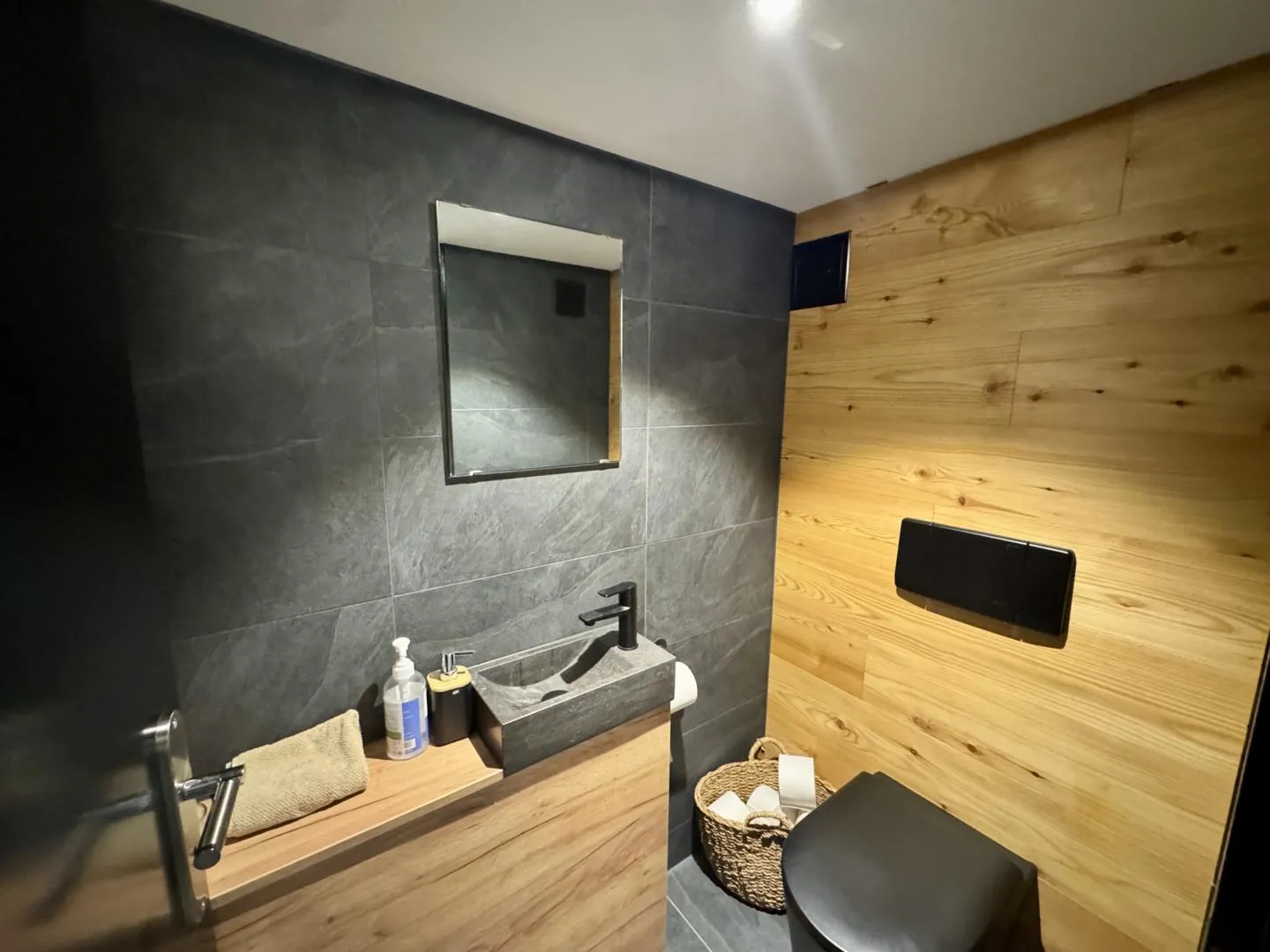 Local commercial PREMIUM au coeur de Sion - Visibilité maximale, opportunité rare ! - Photo 13 sur 13