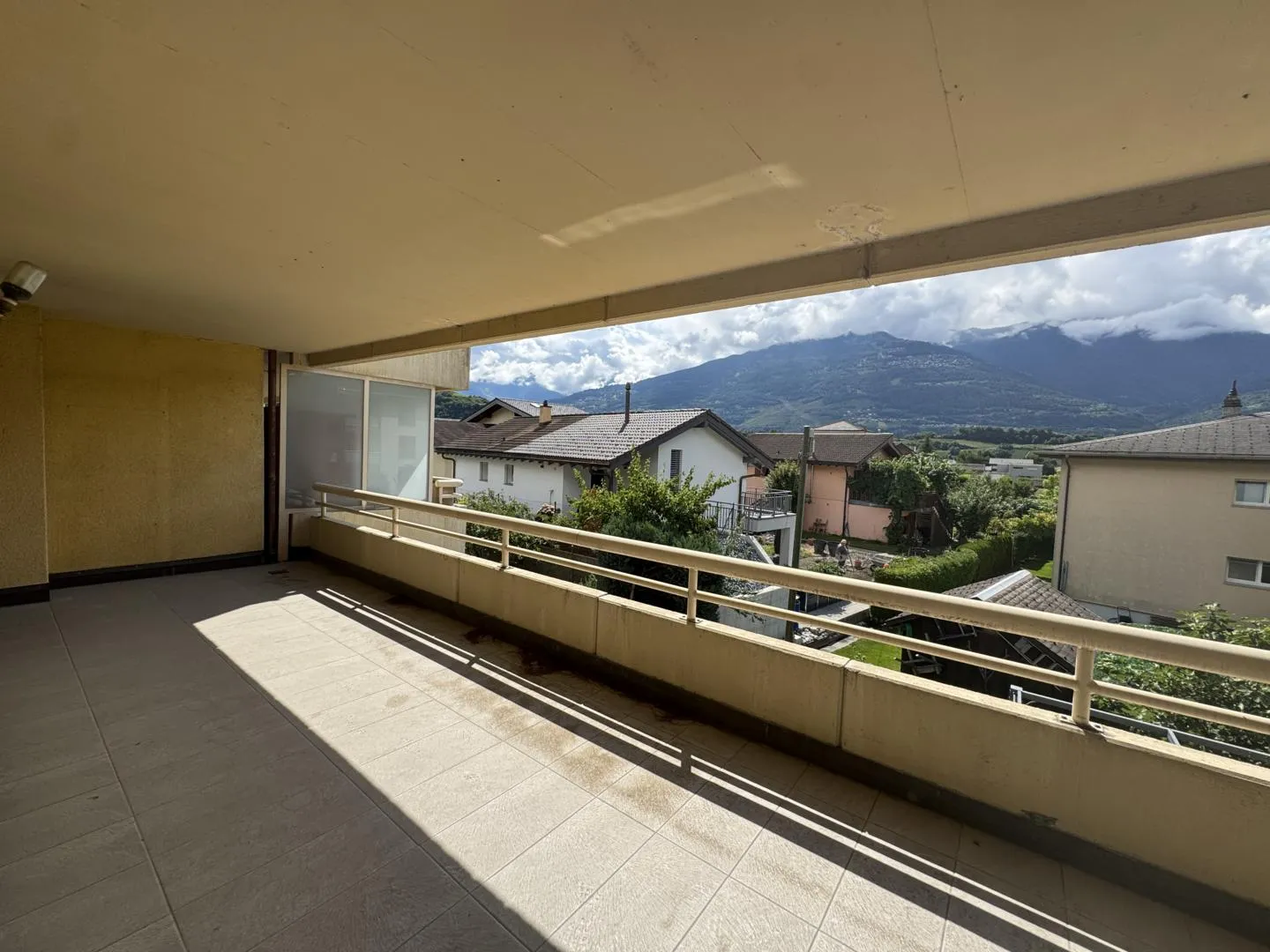 Appartement spacieux à Conthey - Photo 1 sur 13