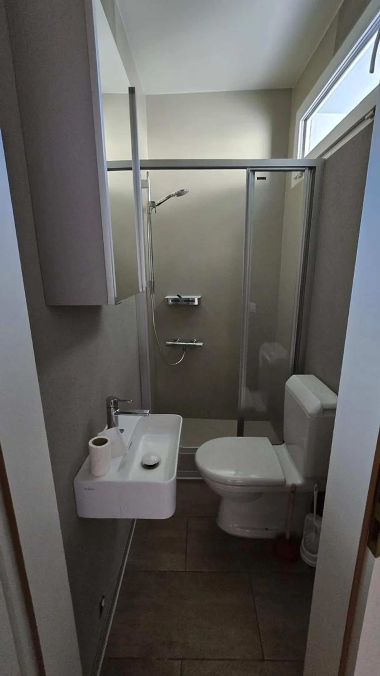 Fully renovated and rented income property - 4.8% gross yield - Photo 10 of 13