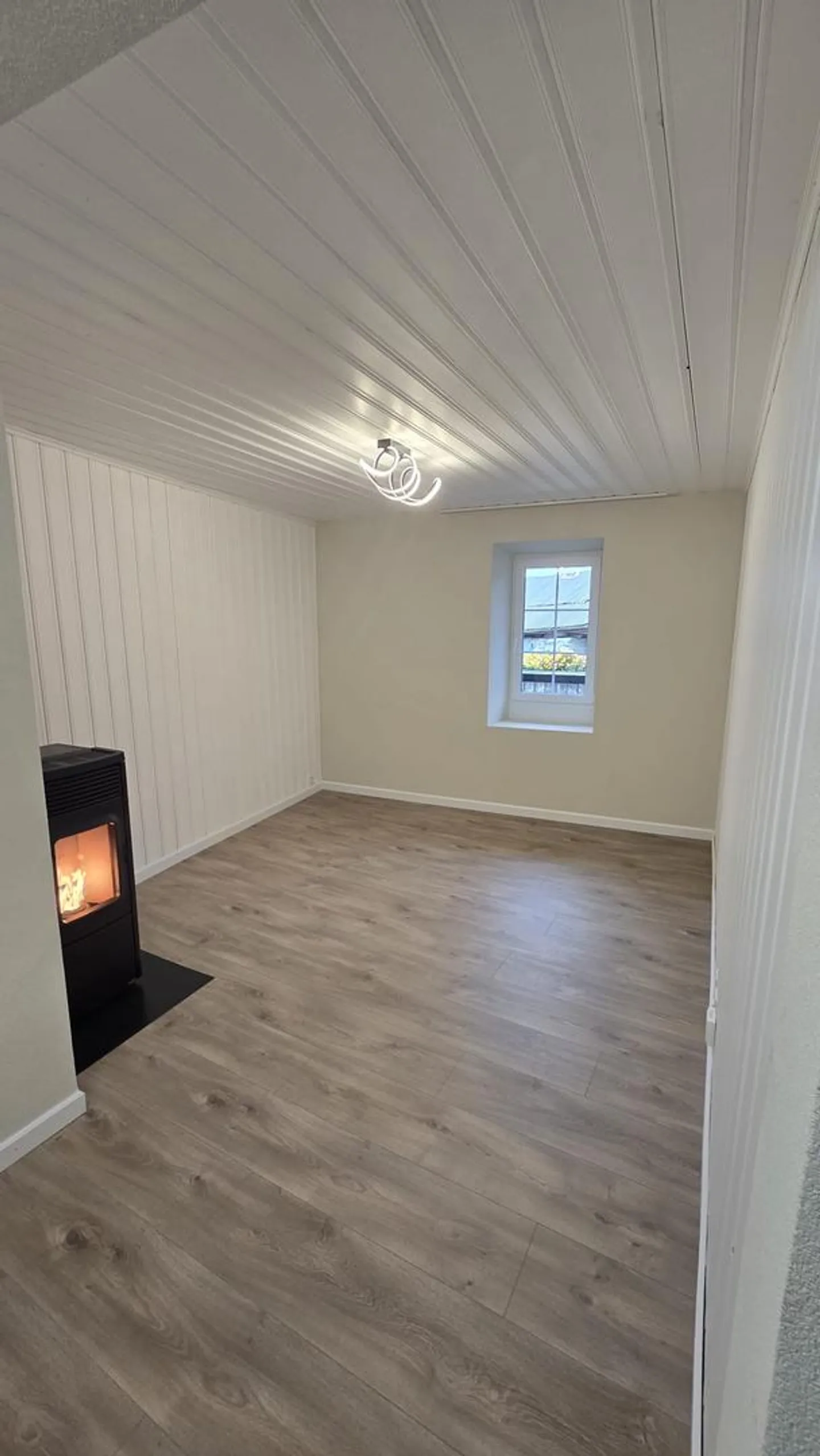 Fully renovated and rented income property - 4.8% gross yield - Photo 13 of 13