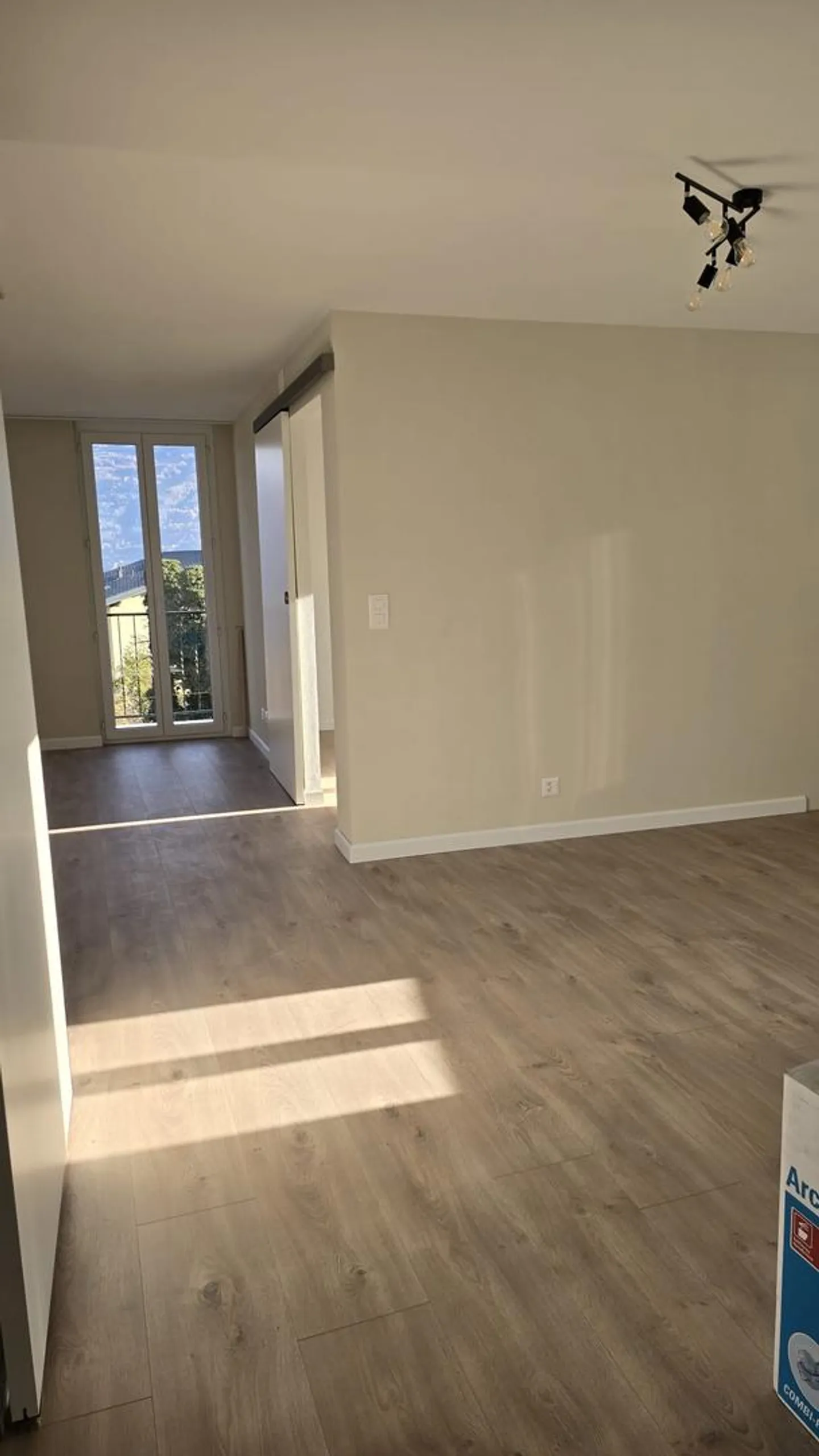 Fully renovated and rented income property - 4.8% gross yield - Photo 5 of 13