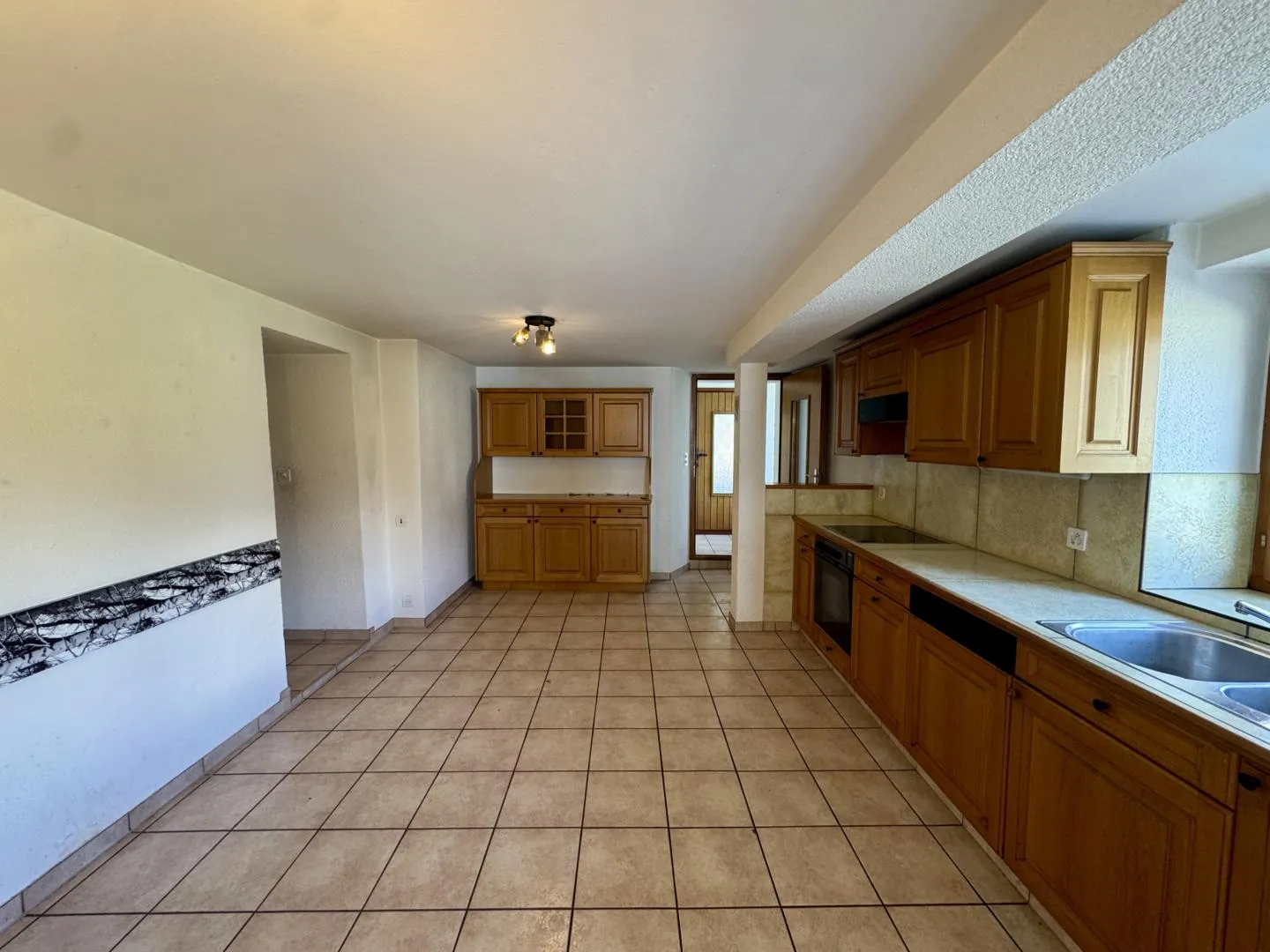 Charmantes Reihenhaus mit großem Potenzial - ruhige Lage in Aproz - Foto 6 von 13