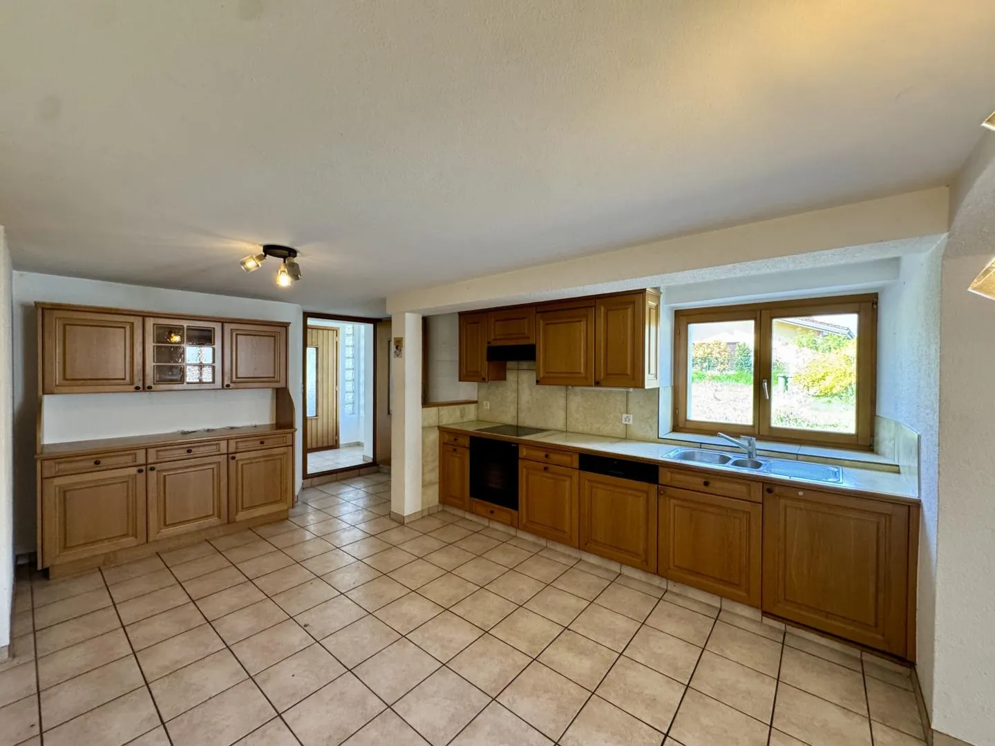 Charmantes Reihenhaus mit großem Potenzial - ruhige Lage in Aproz - Foto 2 von 13