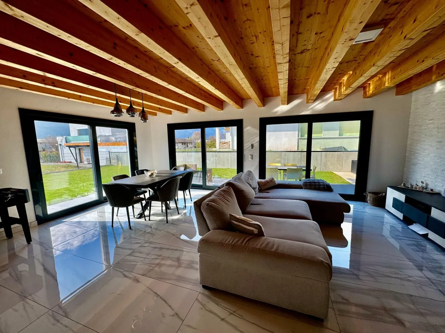 Charmantes Haus mit Garten - Foto 1 von 13