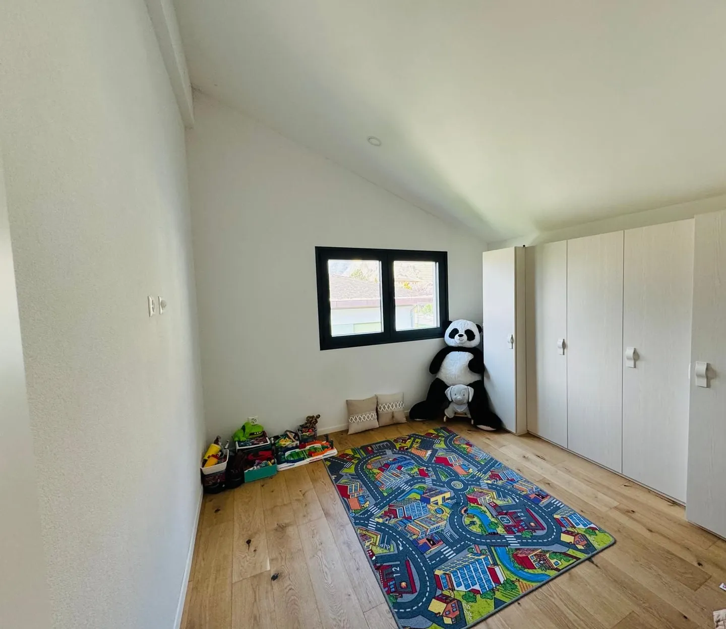 Charmantes Haus mit Garten - Foto 8 von 13