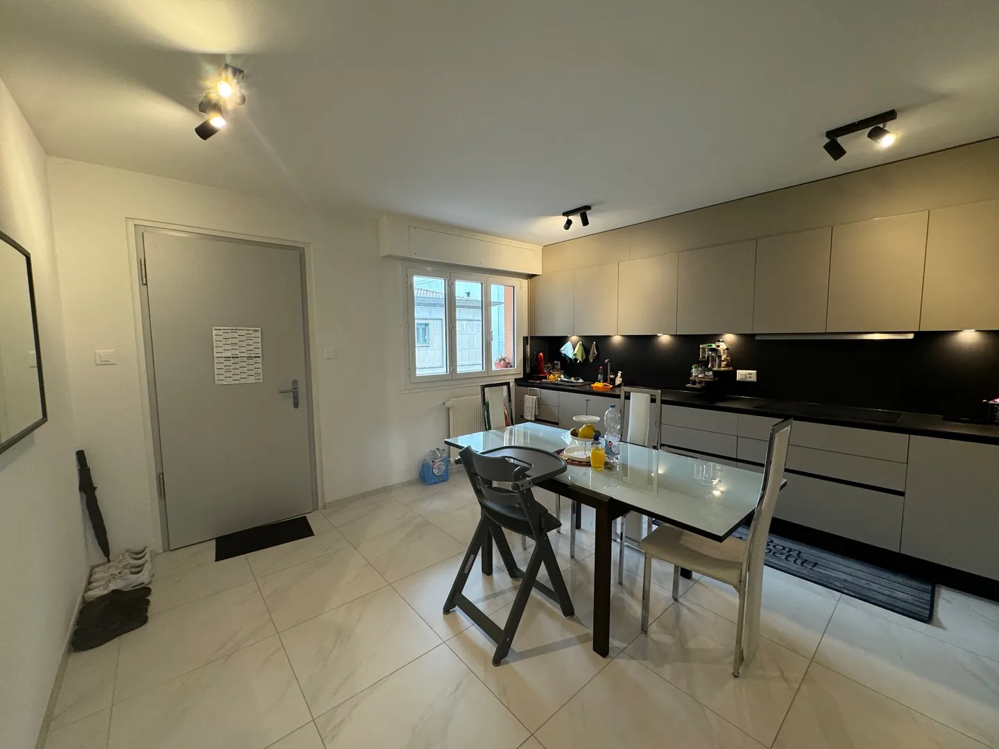 Appartamento 4.5 stanze nel centro di Monthey - Foto 2 di 13