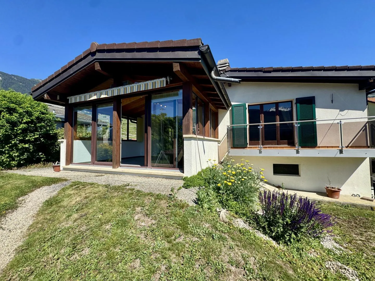Magnifica villa indipendente di 220 m² a Vétroz - Foto 1 di 13