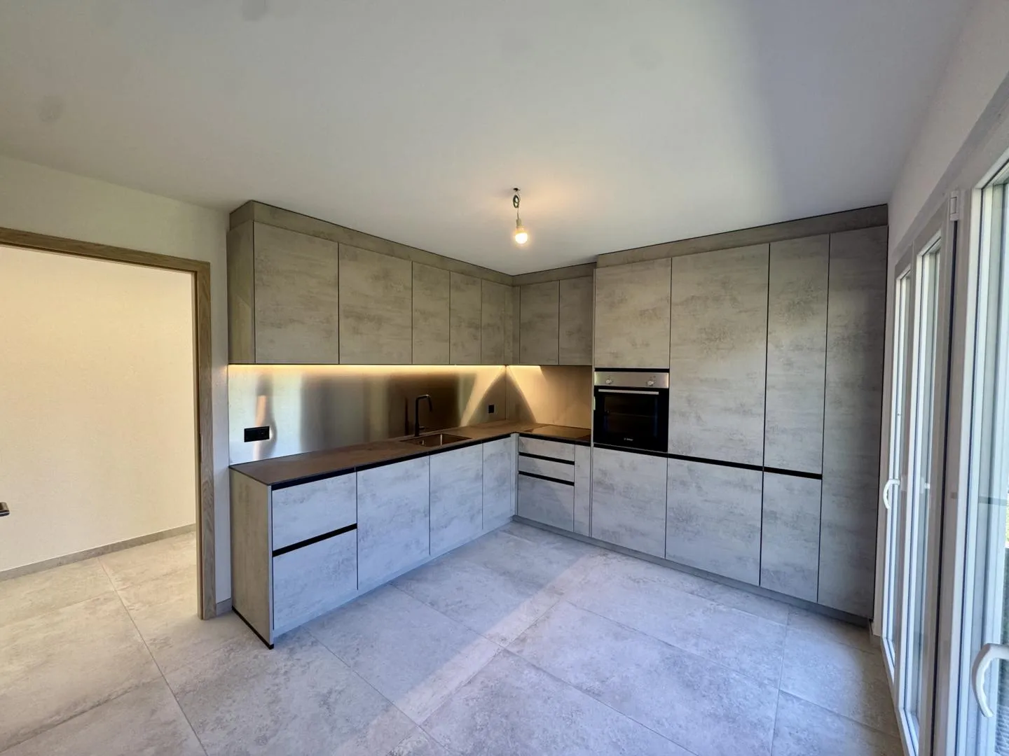 Exceptional fully renovated villa - 5.5 rooms - 325 m² of living space - Photo 1 of 13