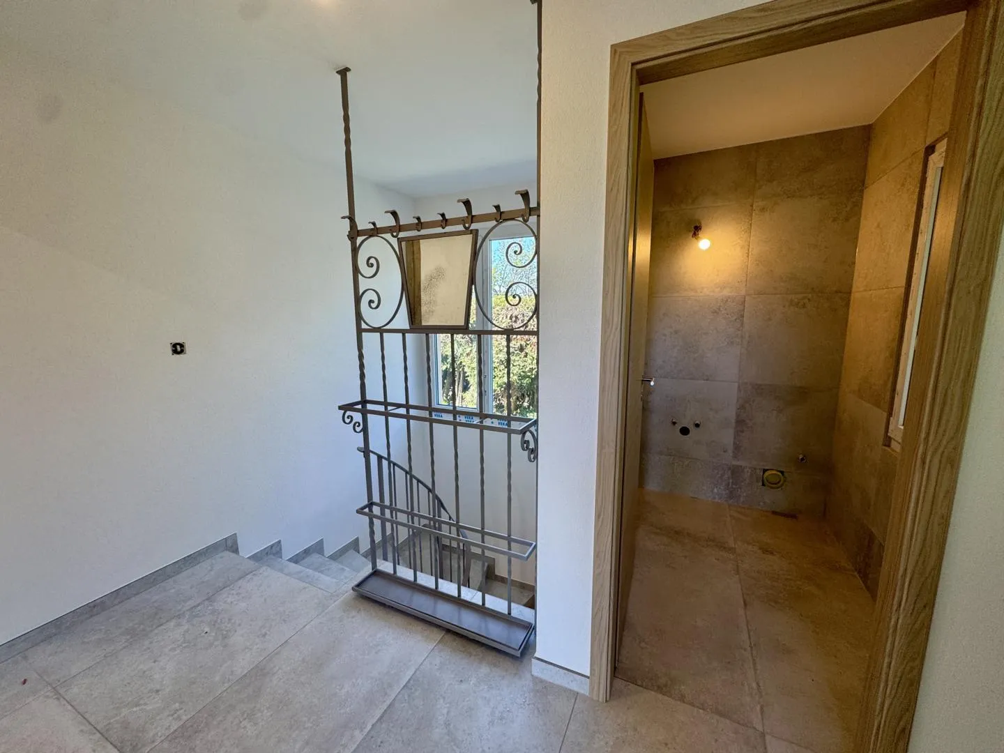 Exceptional fully renovated villa - 5.5 rooms - 325 m² of living space - Photo 6 of 13