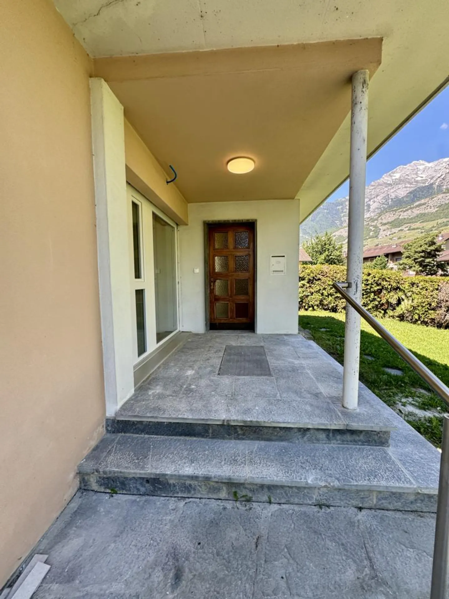 Exceptional fully renovated villa - 5.5 rooms - 325 m² of living space - Photo 5 of 13