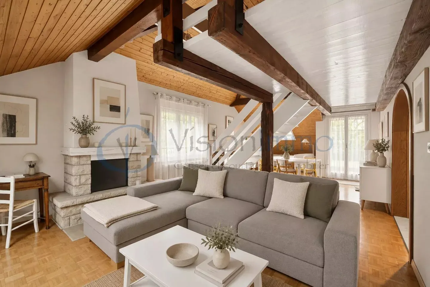 In the heart of Bernex: 113 m² of charm and beautiful volumes - Photo 4 of 13