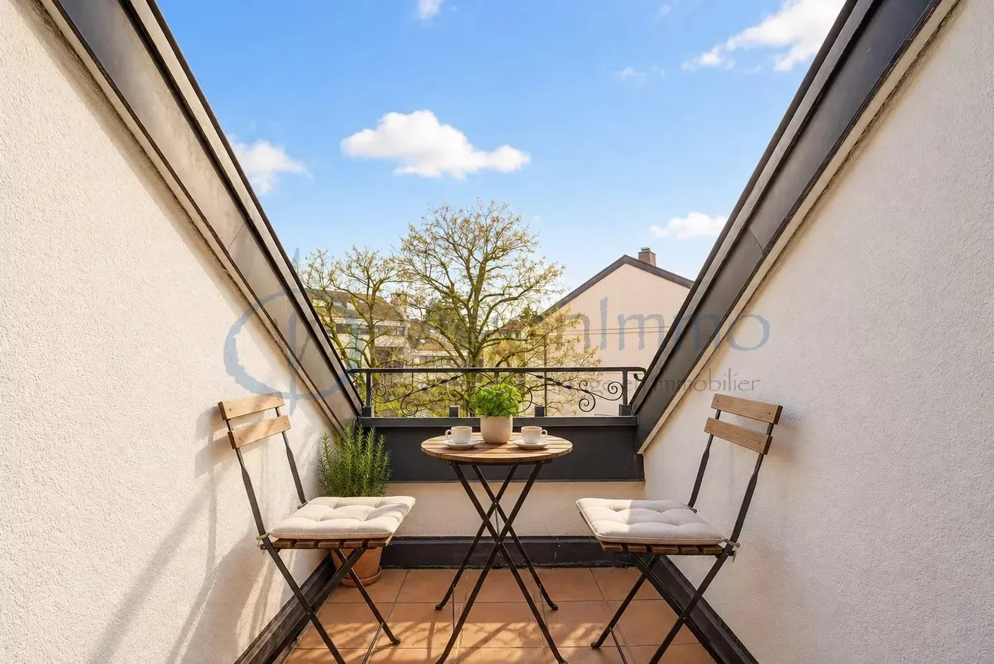In the heart of Bernex: 113 m² of charm and beautiful volumes - Photo 2 of 13