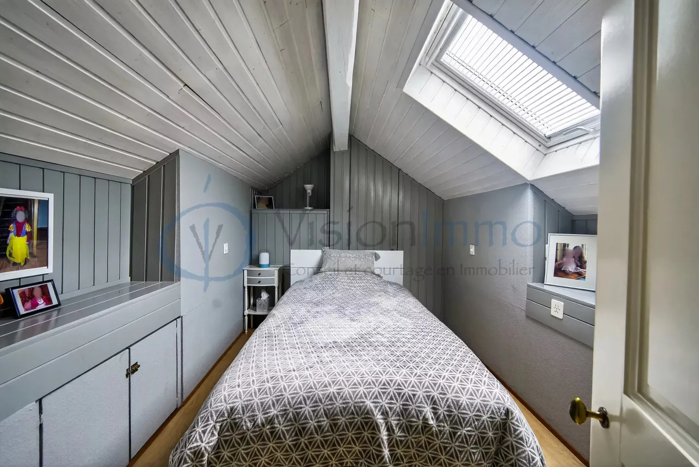 Charming penthouse in the heart of the village of Bernex - Photo 10 of 13