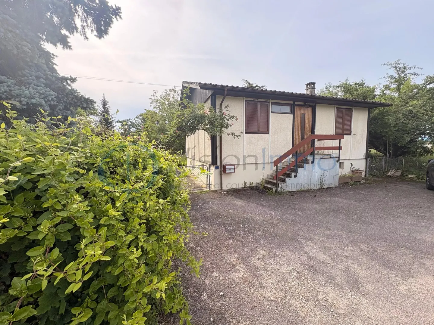 EINZELHAUS ZU RENOVIEREN – GROSSES POTENZIAL AUF GROSSEM GRUNDSTÜCK IN LANDWIRTSCHAFTLICHEM GEBIET - Foto 3 von 13