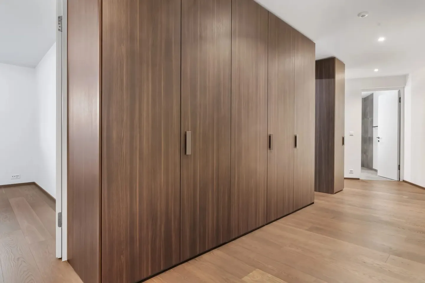 Stilvolle Wohnung mit gehobenem Ausbaustandard an ruhiger Lage - Foto 4 von 11