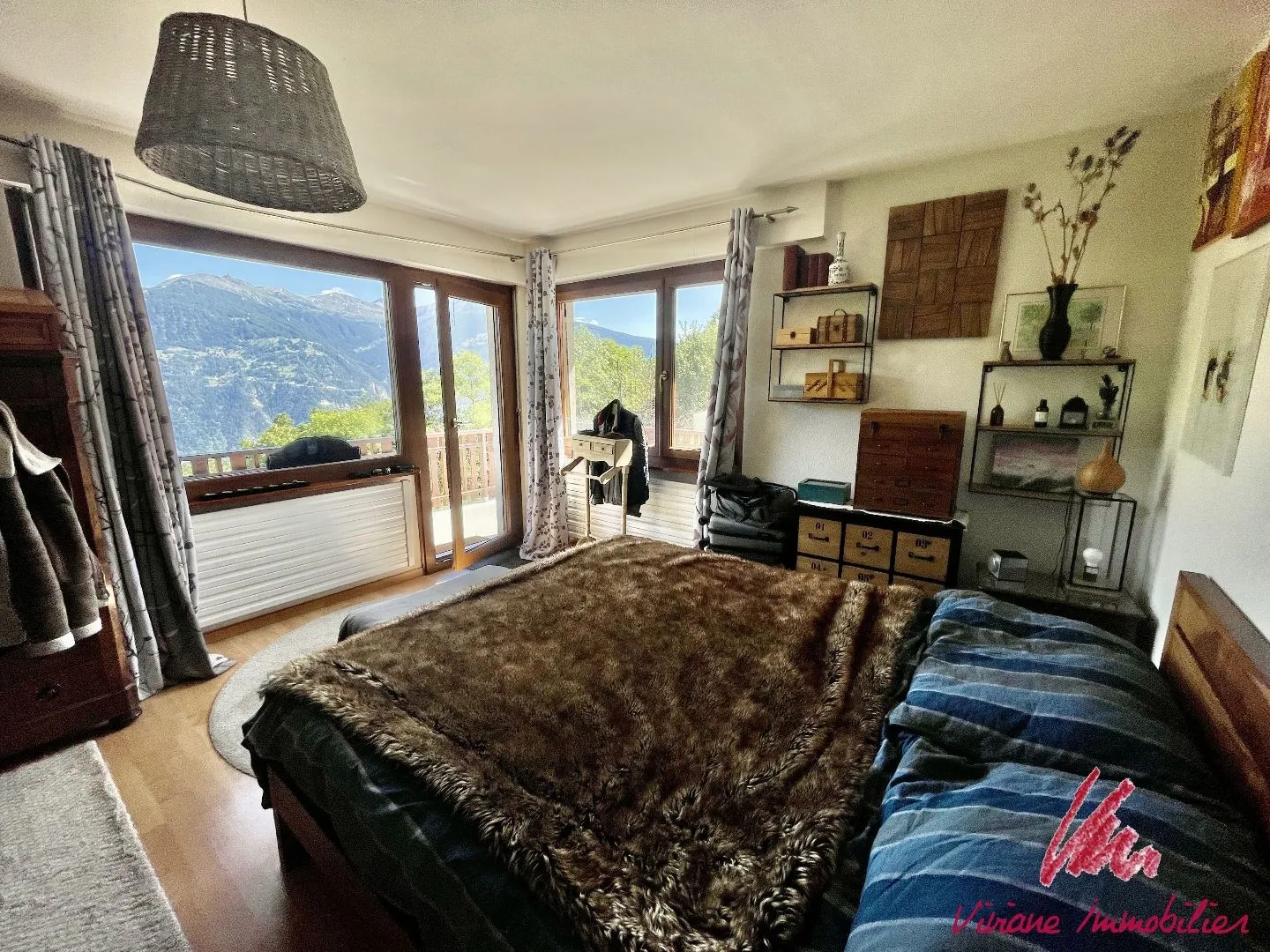 A pochi minuti da Crans-Montana, grande casa con 2 appartamenti su un ampio terreno - Foto 10 di 13