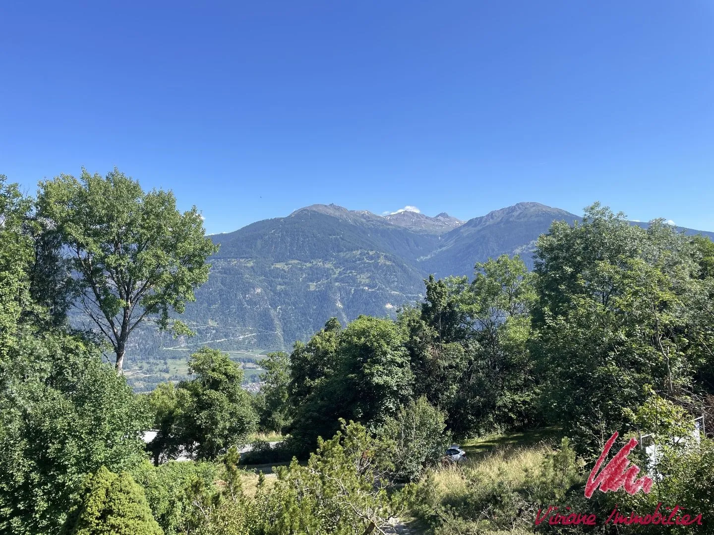 A pochi minuti da Crans-Montana, grande casa con 2 appartamenti su un ampio terreno - Foto 12 di 13