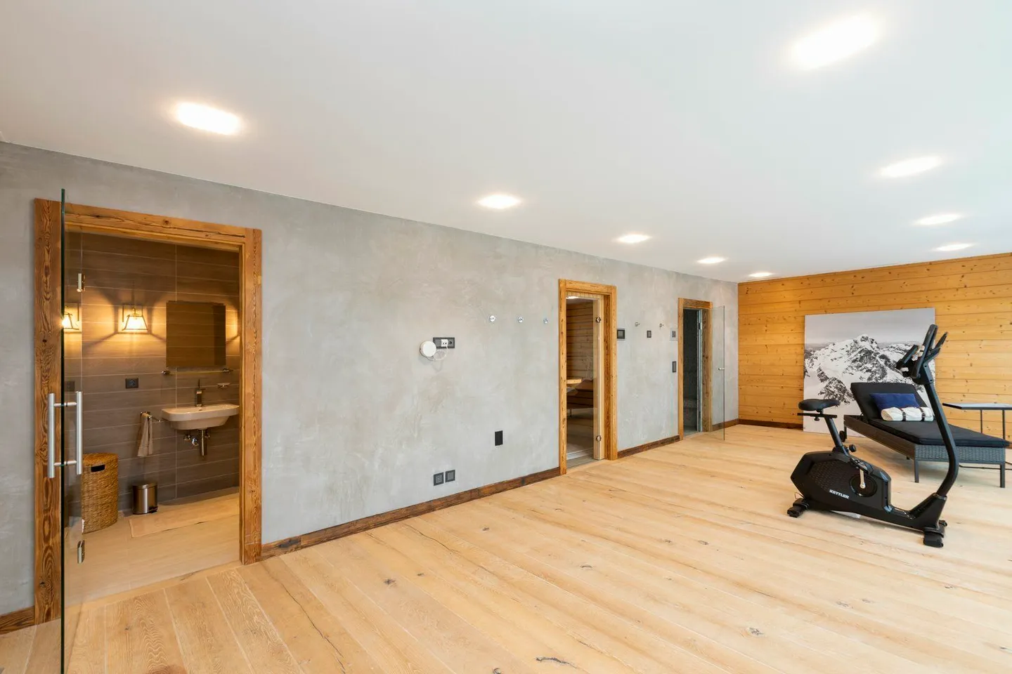 Eccezionale chalet di alta gamma in pietra e legno antico a due passi dal centro di Crans e dal golf - Foto 12 di 12
