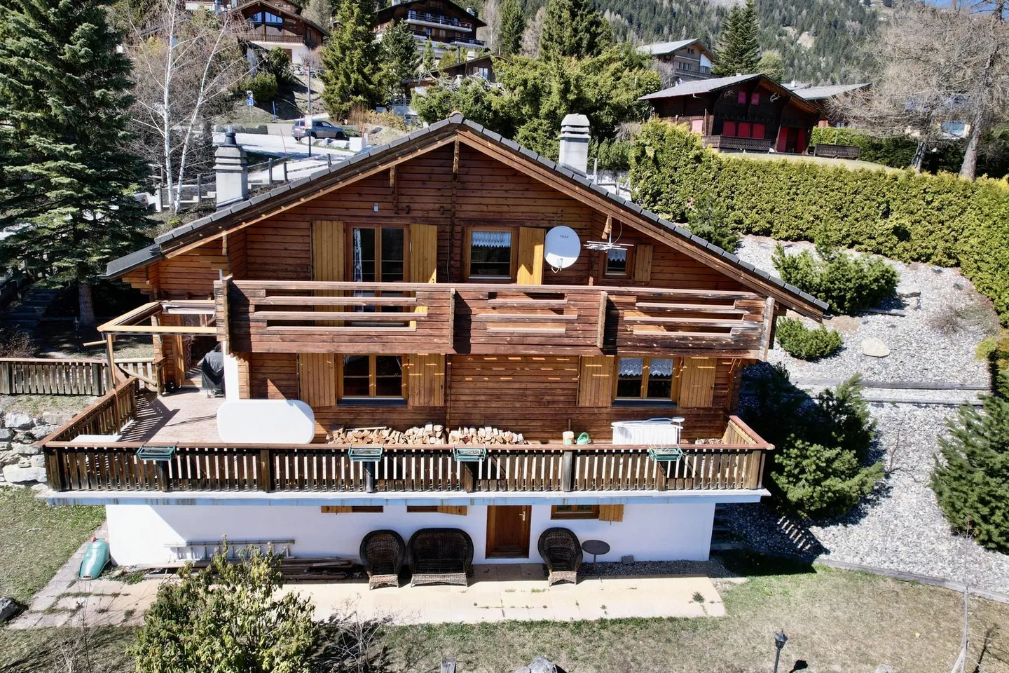 Grande chalet ad Anzère con 6,5 stanze in zona tranquilla, vicino al centro con una vista molto bella - Foto 10 di 13