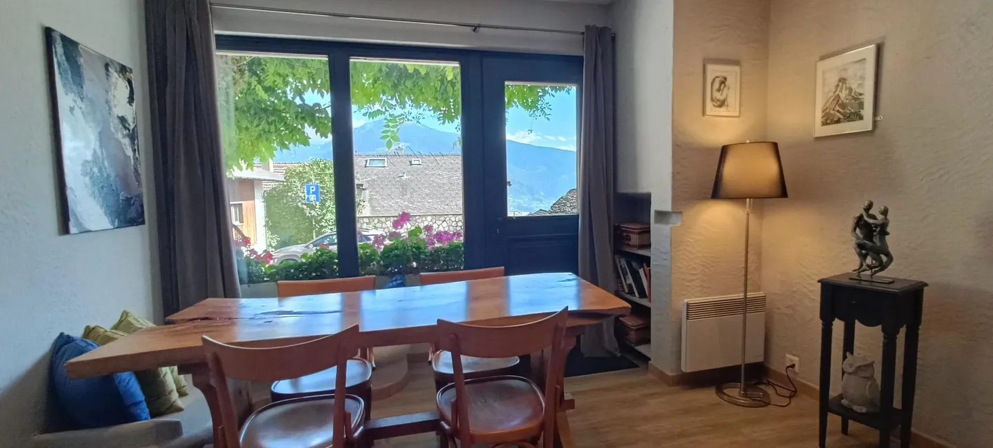 RARE! Renommierte Restaurant mit Gästezimmern in einem typischen Walliser Dorf nur wenige Schritte von Crans-Montana entfernt - Foto 4 von 13