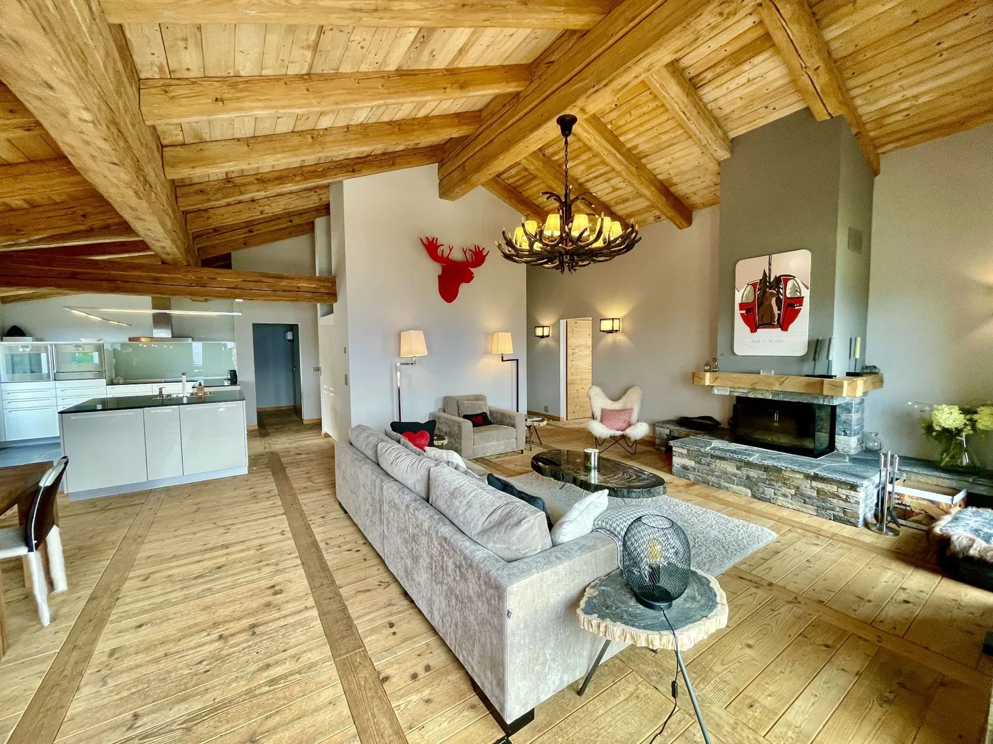 Superbo ATTICO in una residenza di lusso a due passi dalle piste da sci - Foto 1 di 2