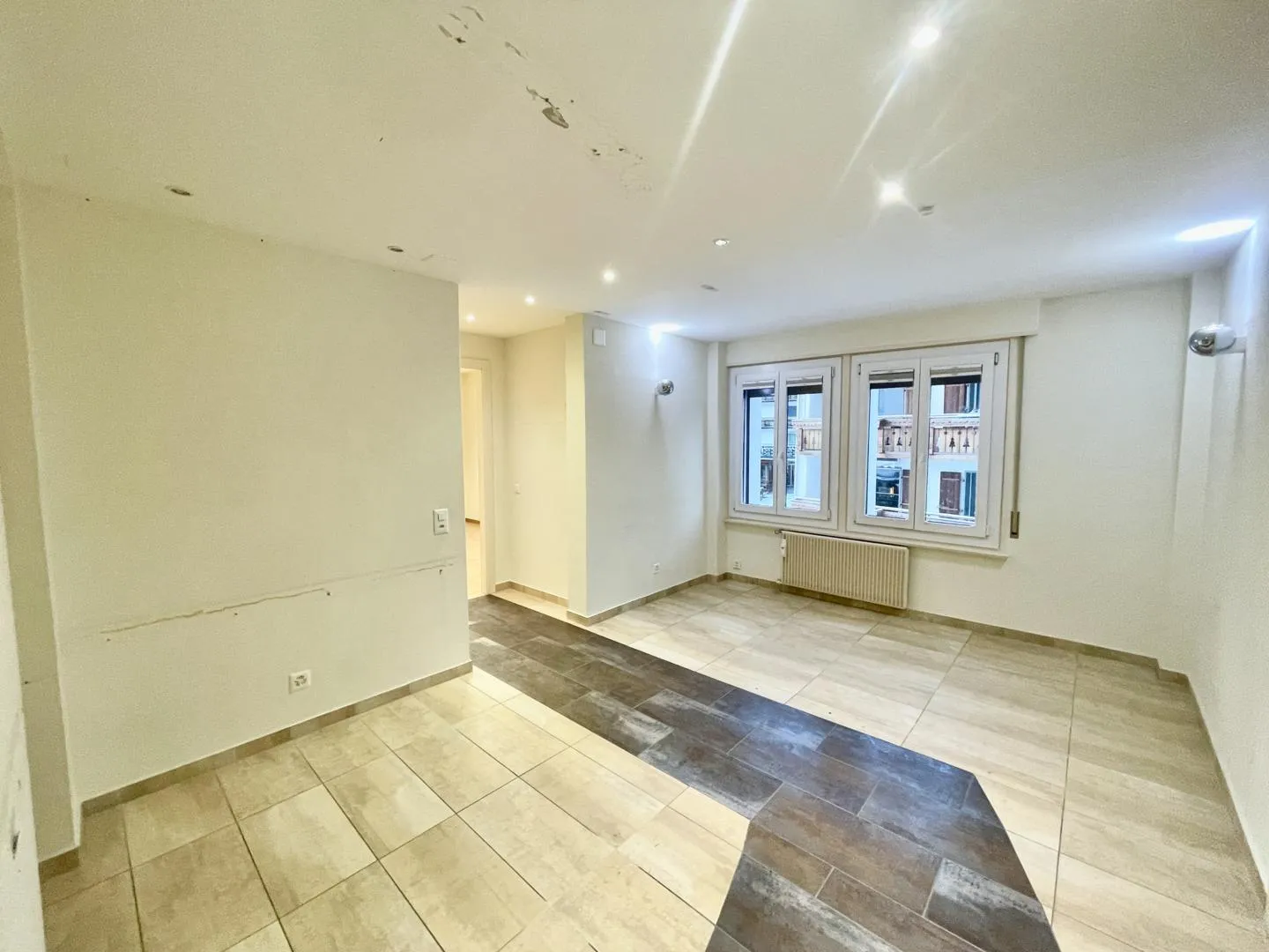 Opportunity not to be missed! In the heart of Crans, 4.5-room apartment to renovate - Photo 3 of 8