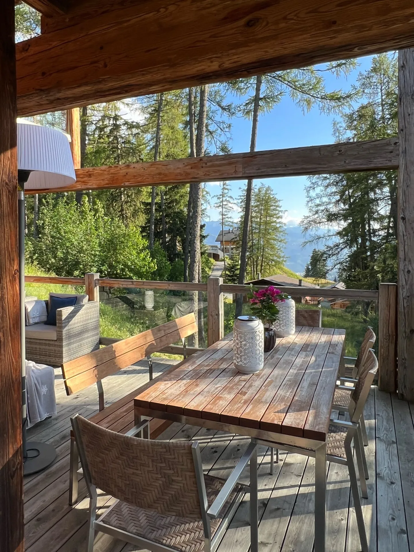 Eccezionale chalet di alta gamma in pietra e legno antico a due passi dal centro di Crans e dal golf - Foto 10 di 12