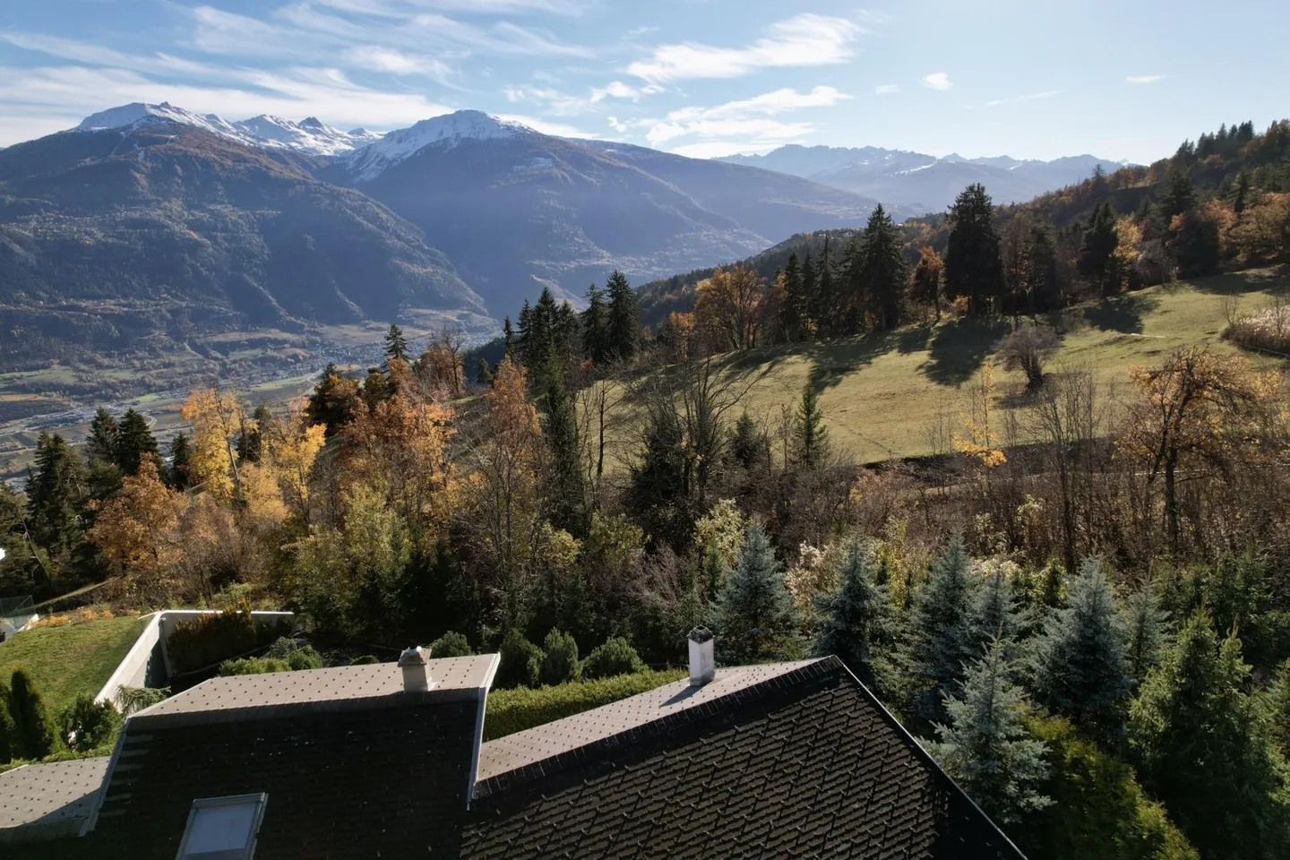 FÜR NATURLIEBHABER! Charmantes Haus nur wenige Schritte von Crans-Montana entfernt - Foto 2 von 13