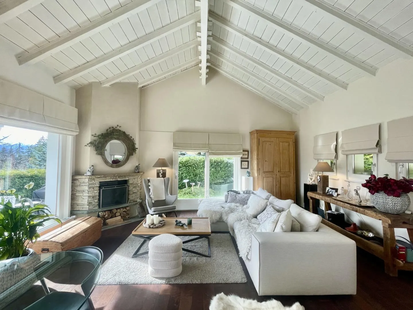 FOR NATURE LOVERS! Charming house just steps from Crans-Montana - Photo 3 of 13