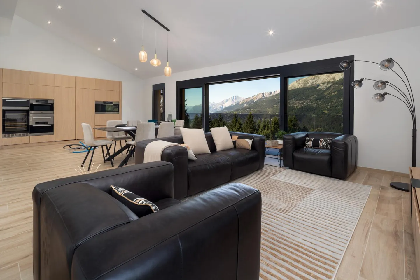 To seize New chalet in Crans-Montana on the edge of agricultural land - Photo 2 of 6