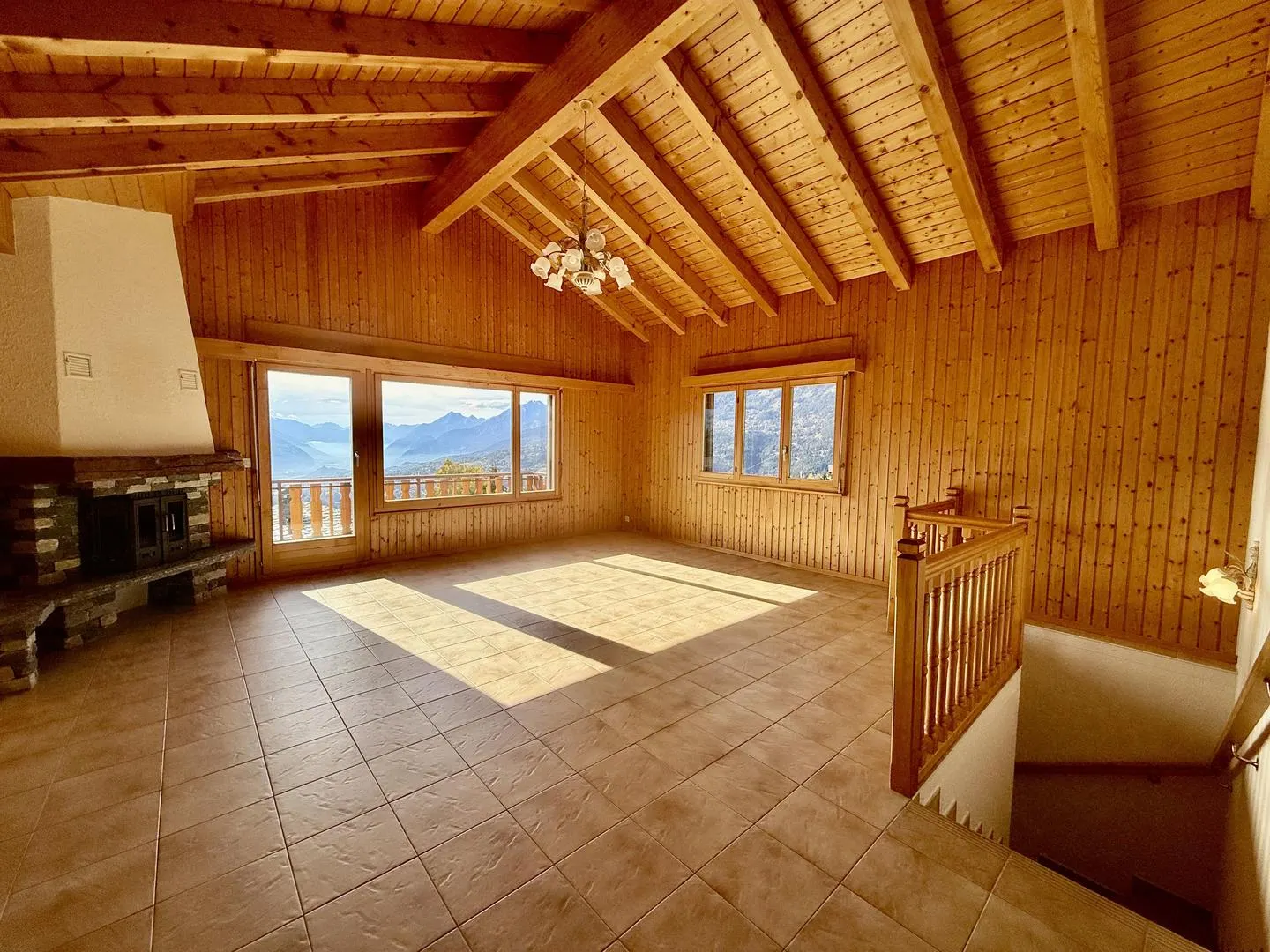 Grande chalet in un'oasi di pace alle porte di Crans-Montana - 2 appartamenti - Alto potenziale - Foto 2 di 11