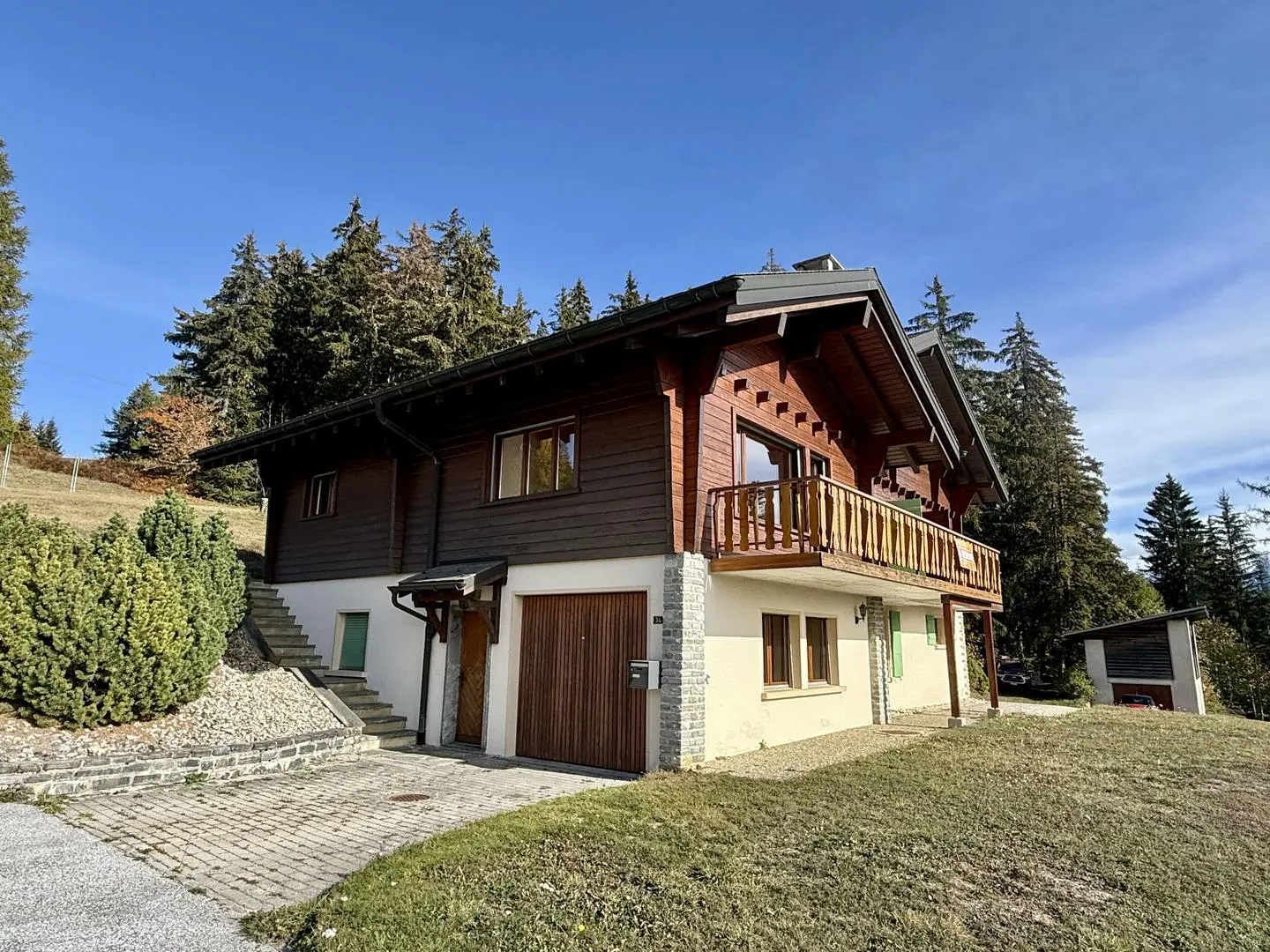 Grande chalet in un'oasi di pace alle porte di Crans-Montana - 2 appartamenti - Alto potenziale - Foto 4 di 11