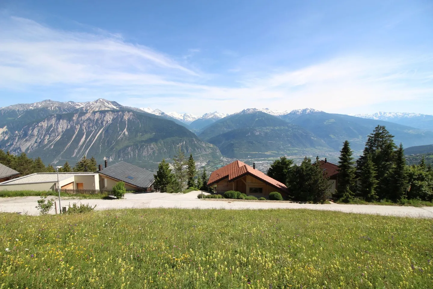 Magnificent plot in a corner of nature with a 180° view - Photo 1 of 2