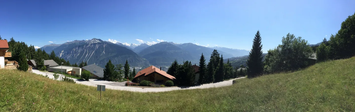 Magnificent plot in a corner of nature with a 180° view - Photo 1 of 4