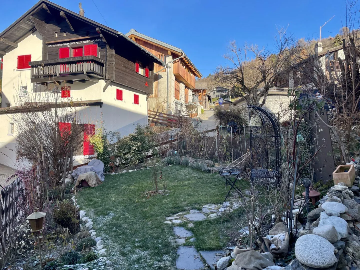 Charmante renovierte Penthouse-Wohnung mit Garten - Foto 9 von 10