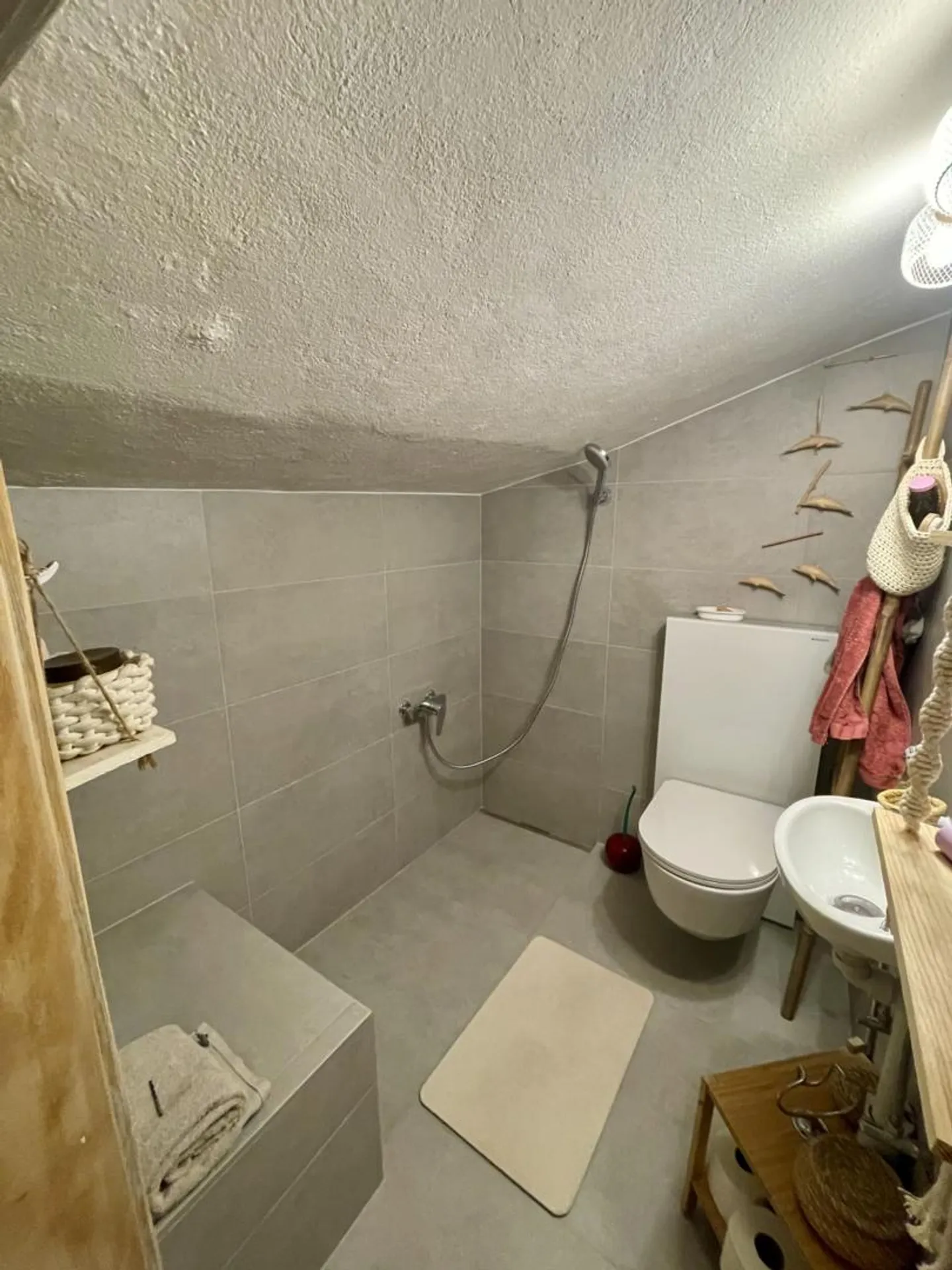 Charmante renovierte Penthouse-Wohnung mit Garten - Foto 8 von 10