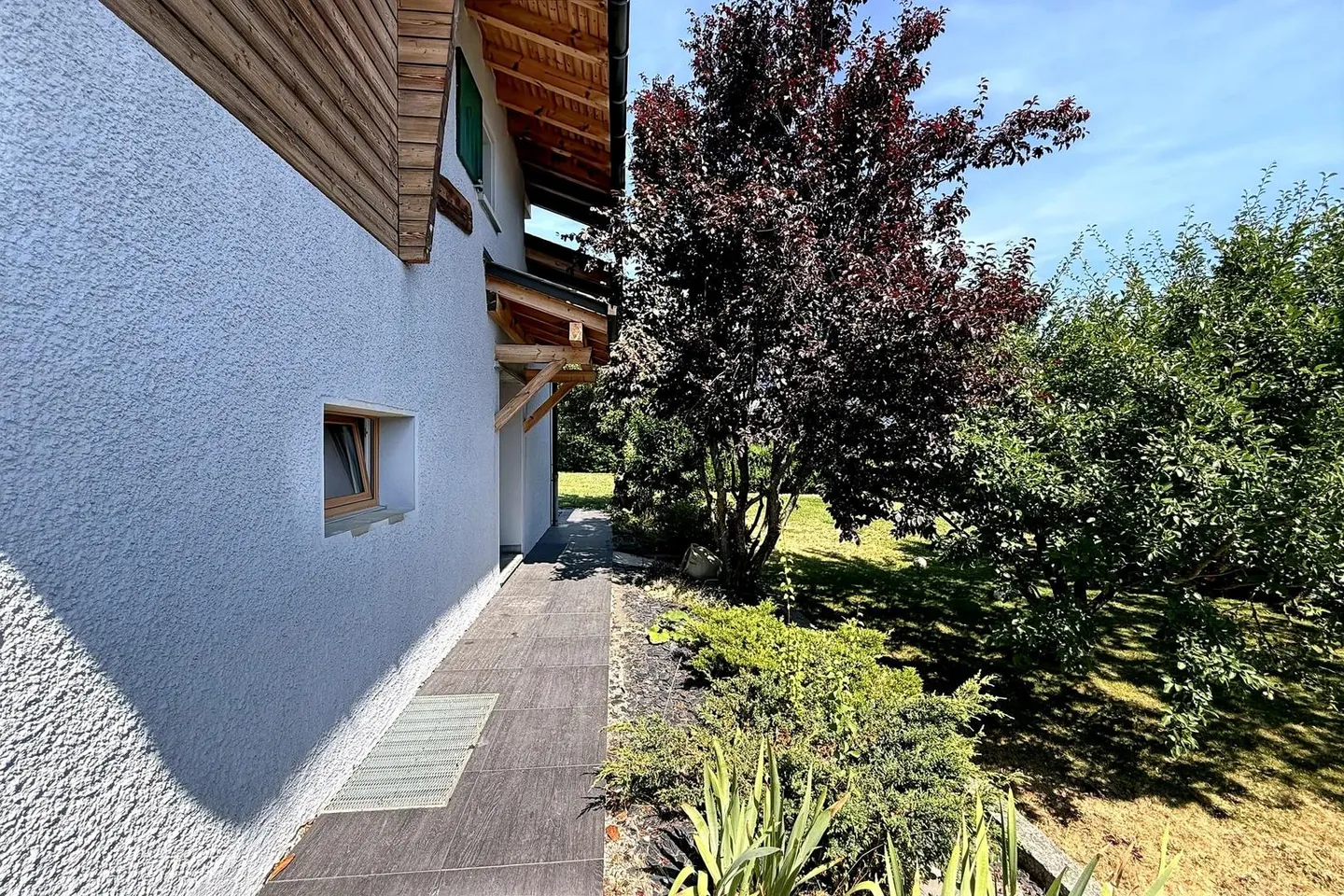 Renoviertes 5,5-Zimmer-Haus nur wenige Schritte vom Zentrum des Dorfes Lens und nur wenige Minuten von Crans-Montana entfernt, auf einem flachen Grundstück - Foto 13 von 13