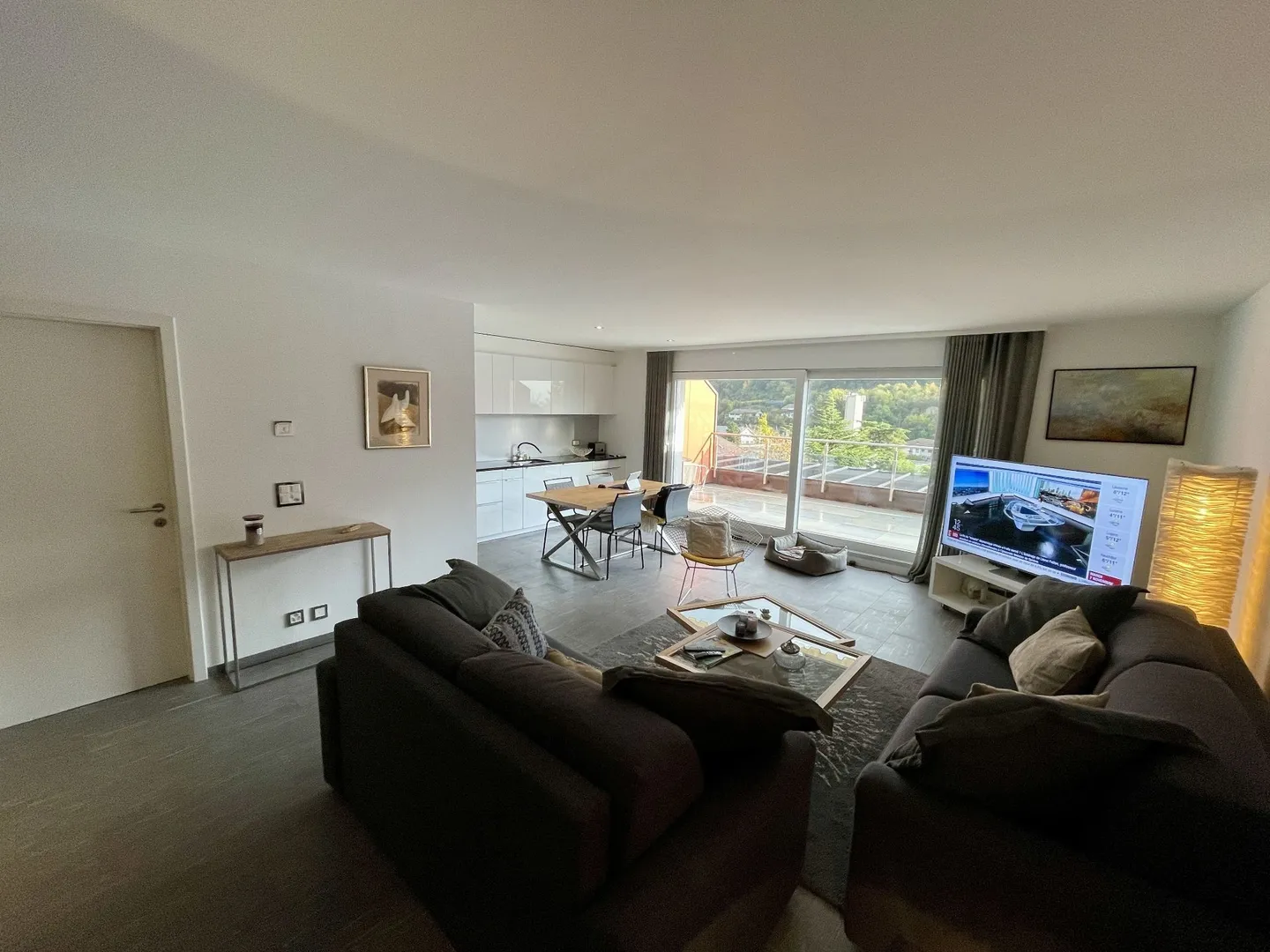 Opportunité appartement 3,5 pièces, attique duplex, très belle vue, lumineux centré - Photo 3 sur 8