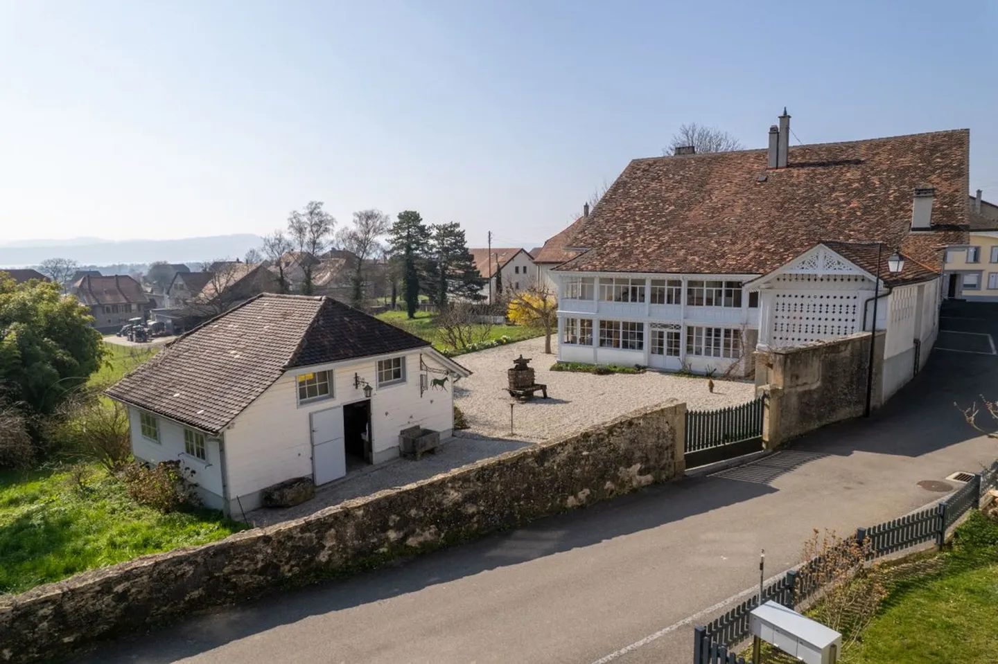 The Demeure au Marronnier - An exceptional property in the heart of the Vaud vineyard - Photo 3 of 13