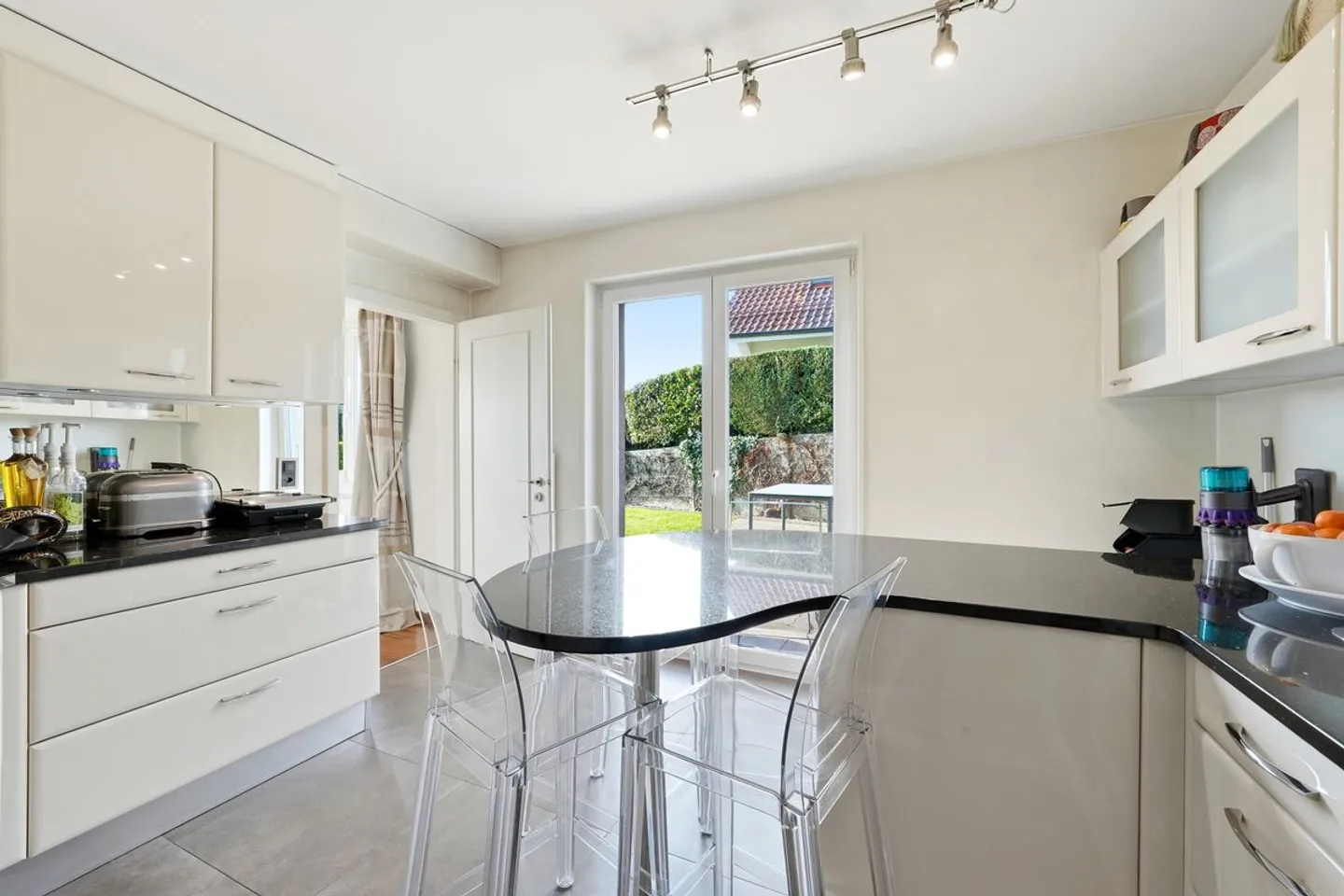 Incantevole villa familiare di 6,5 locali a Pully - Foto 8 di 13