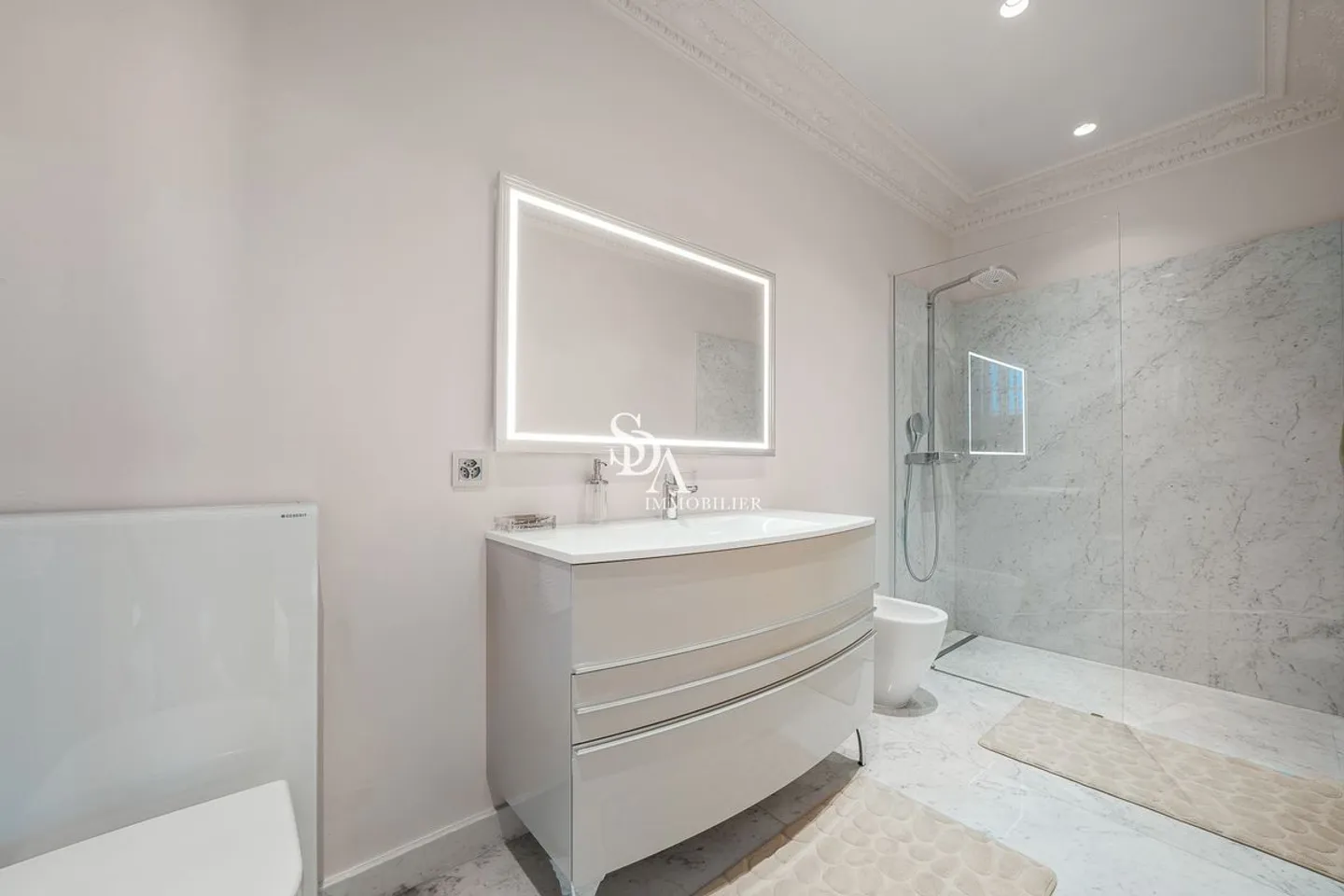 Rare, refined, luxurious duplex with an exceptional view! - Photo 11 of 13