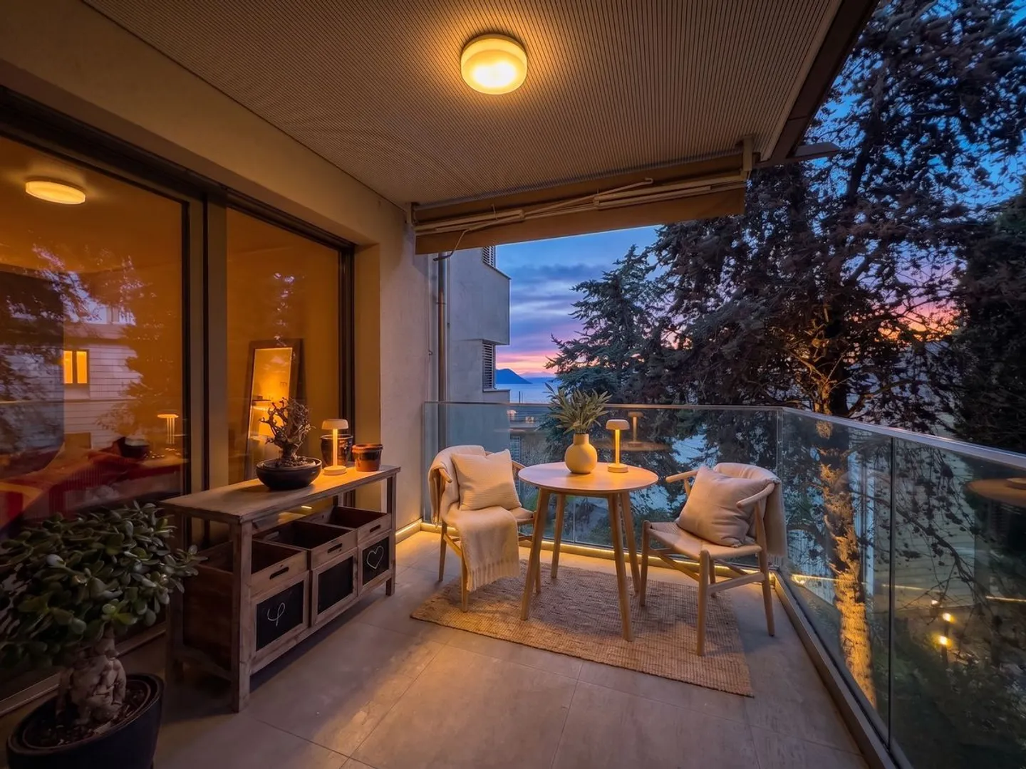Montreux - Territet - Zeitgenössische Wohnung mit Balkon, Seeblick und Innenparkplatz - Foto 6 von 9