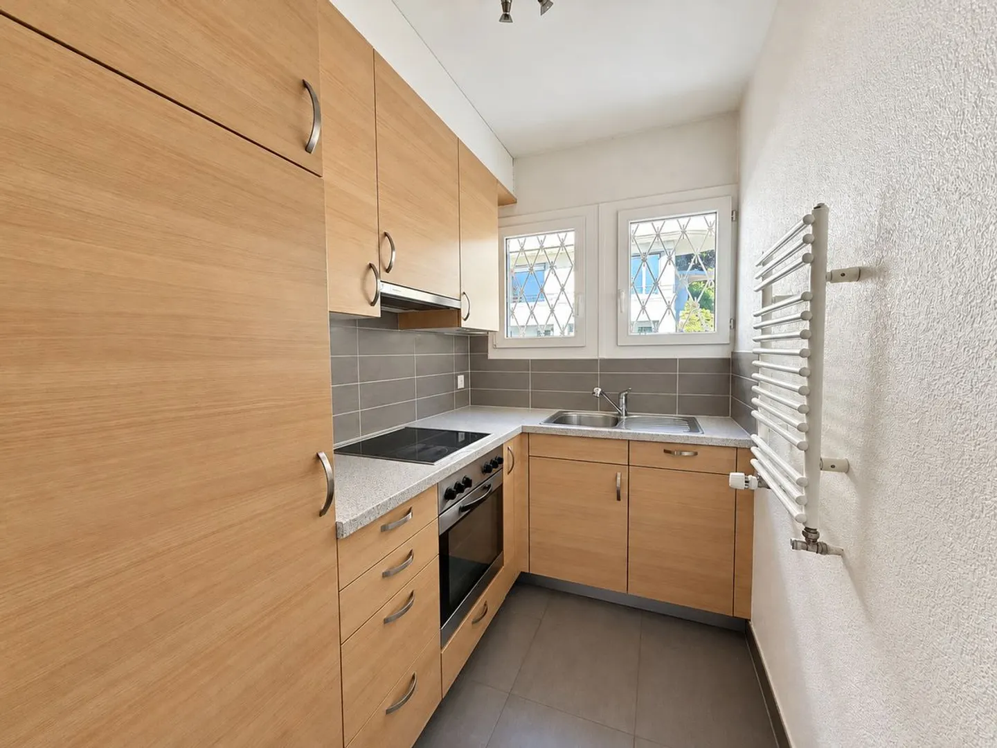 Montreux - Charming 2.5-room apartment close to everything! - Photo 3 of 4